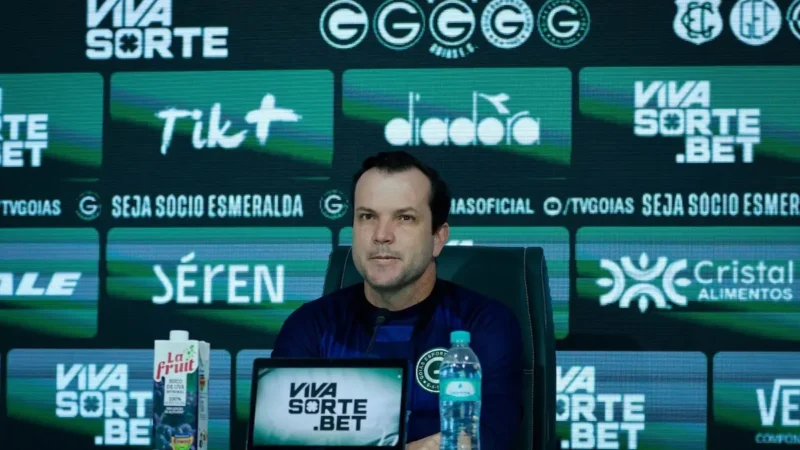 Daniel Paulista considera goleada na estreia “emblemática”, mas pede pés no chão