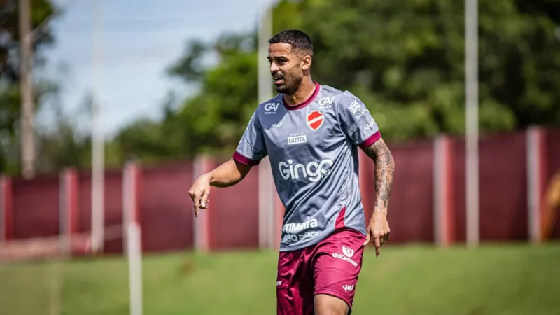 Delatorre aponta regularidade e trabalho como chaves para o sucesso na Série B