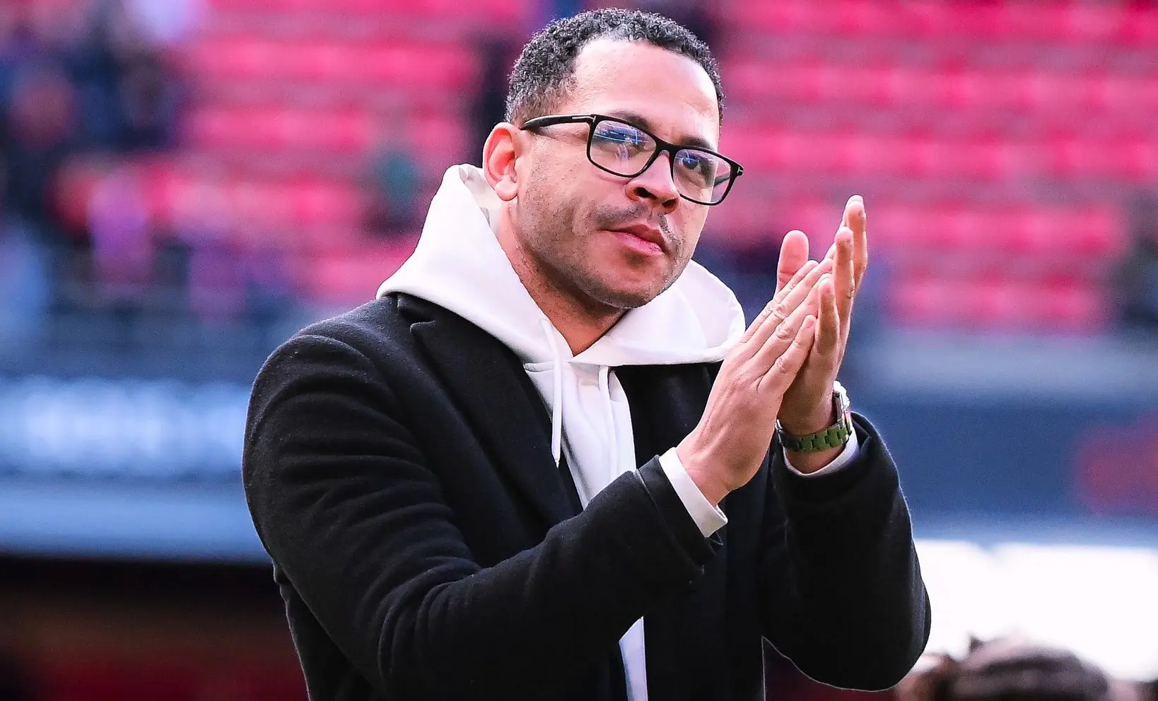Especulado no Chelsea, Liam Rosenior, técnico do Strasbourg, despista: ‘Não posso garantir nada