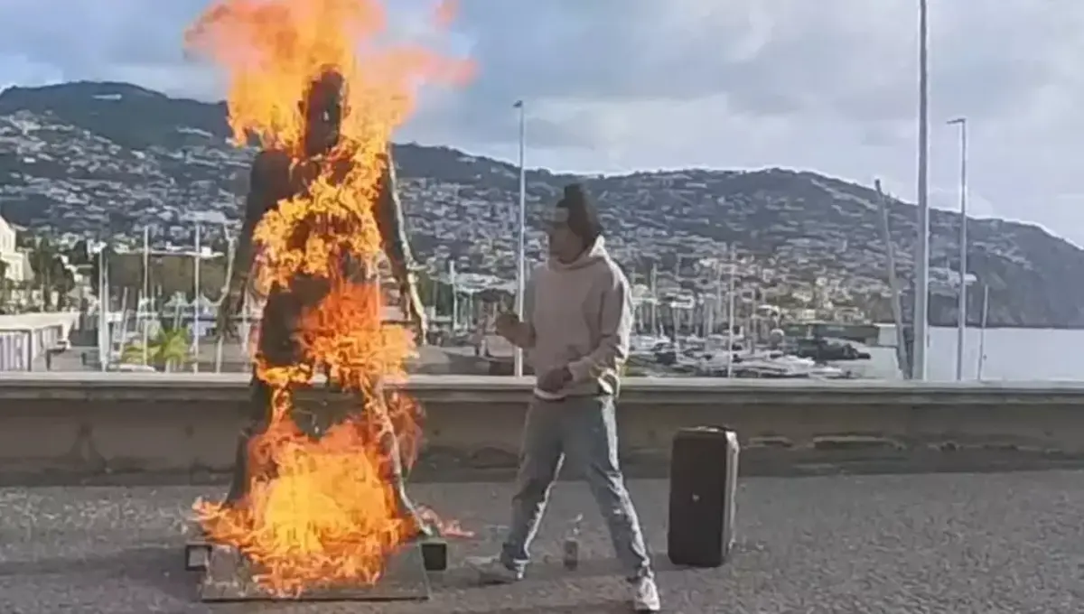 Estátua de Cristiano Ronaldo é incendiada em museu dedicado ao jogador na Ilha da Madeira