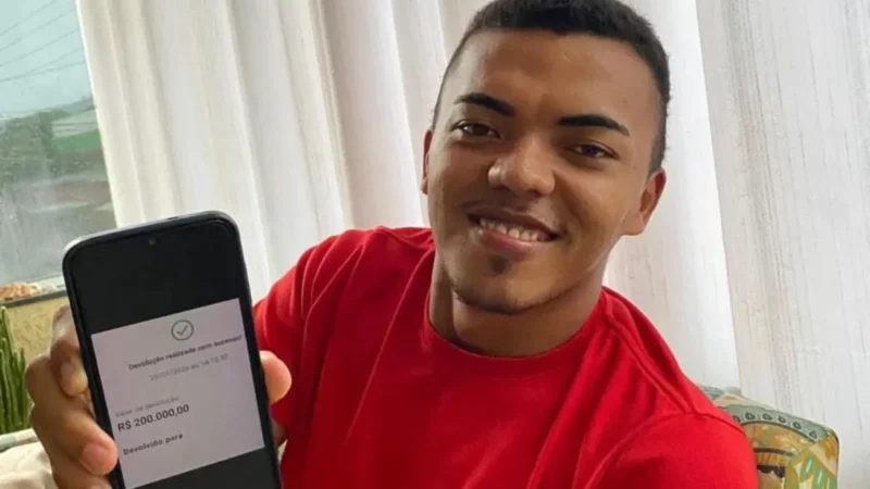 Estudante de Goiânia devolve pix de R$ 200 mil após engano de empresário