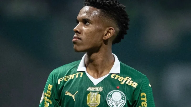 Ex-Palmeiras, Estêvão é o brasileiro mais valioso do mundo em ranking do CIES