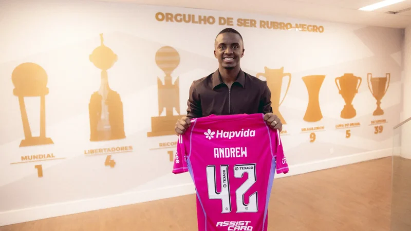 Flamengo anuncia contratação do goleiro Andrew