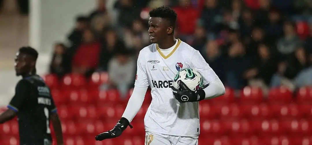 Flamengo monitora goleiro que atua no futebol português