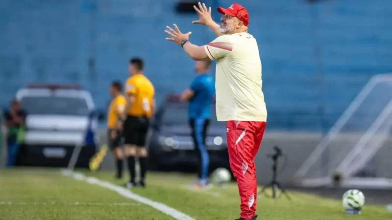 Flávio Tanajura prega pés no chão apesar do bom momento da Anapolina no Goianão