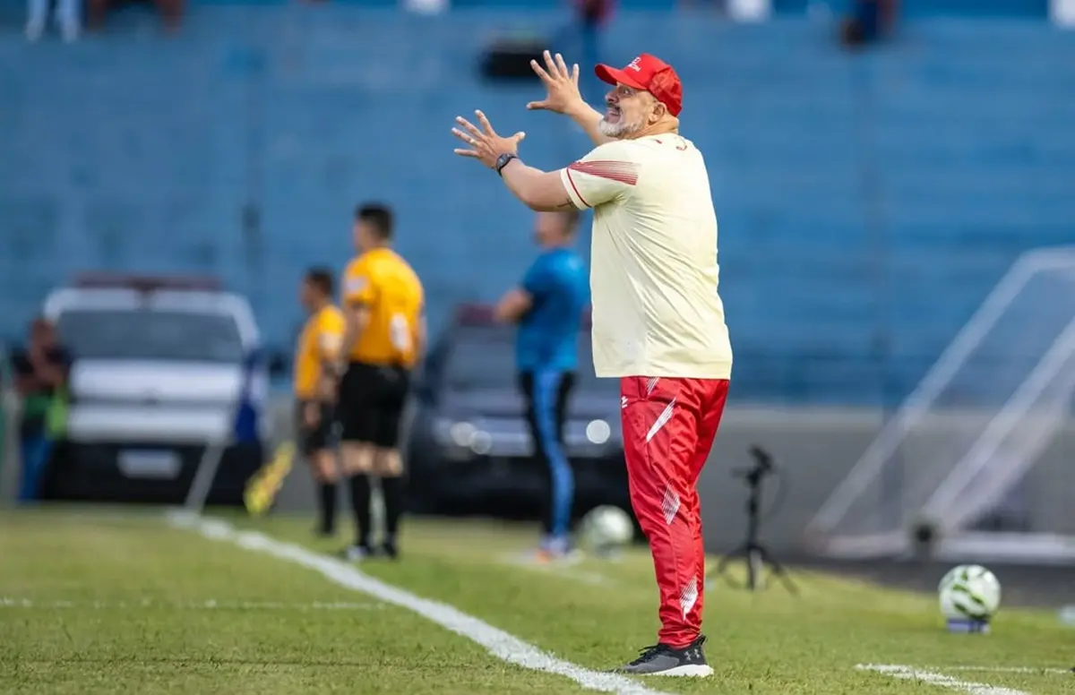 Flávio Tanajura prega pés no chão apesar do bom momento da Anapolina no Goianão