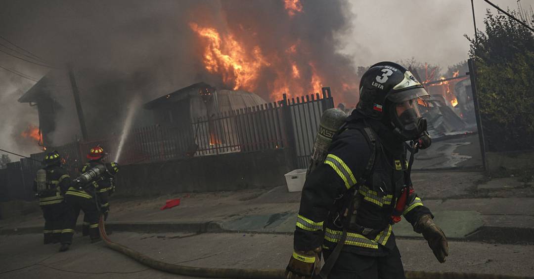 Com calor extremo, incêndios florestais avançam no Chile e matam ao menos 15