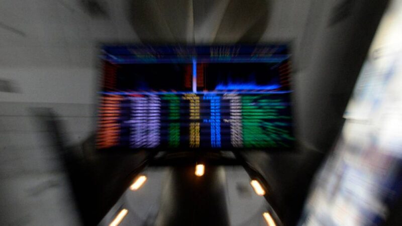 Ibovespa cai com taxação chinesa à carne brasileira e queda do petróleo afetando a Petrobras