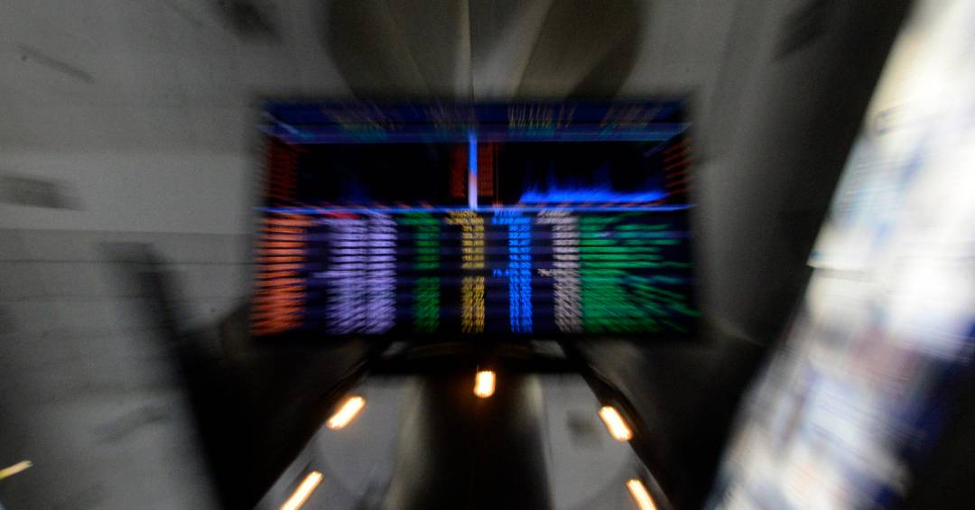 Ibovespa cai com taxação chinesa à carne brasileira e queda do petróleo afetando a Petrobras