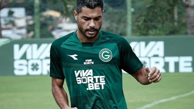 Goiás apresenta Djalma, lateral de perfil ofensivo e com experiência internacional