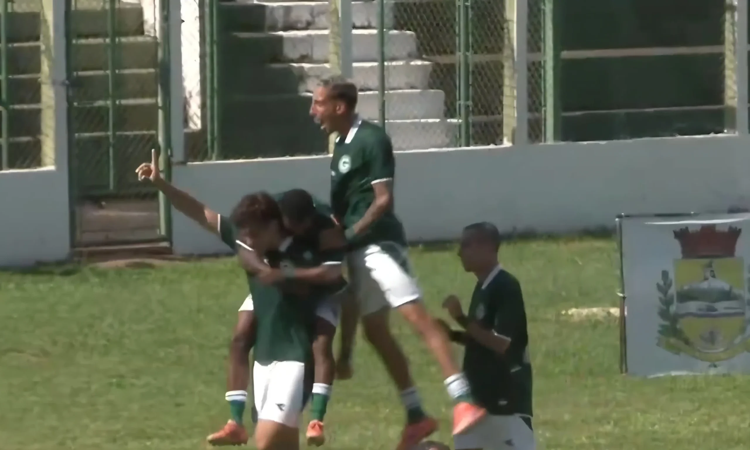 Goiás vence Sobradinho, chega a duas vitórias seguidas na Copinha e fica perto da classificação