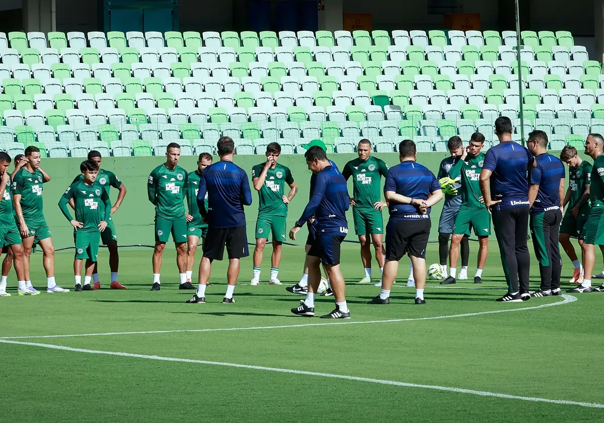 Goiás x Goiatuba: confira a provável escalação do esmeraldino para a estreia no Goianão