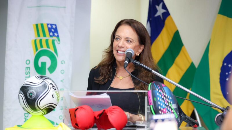 Gracinha entrega R$ 1,5 milhão em material esportivo para municípios