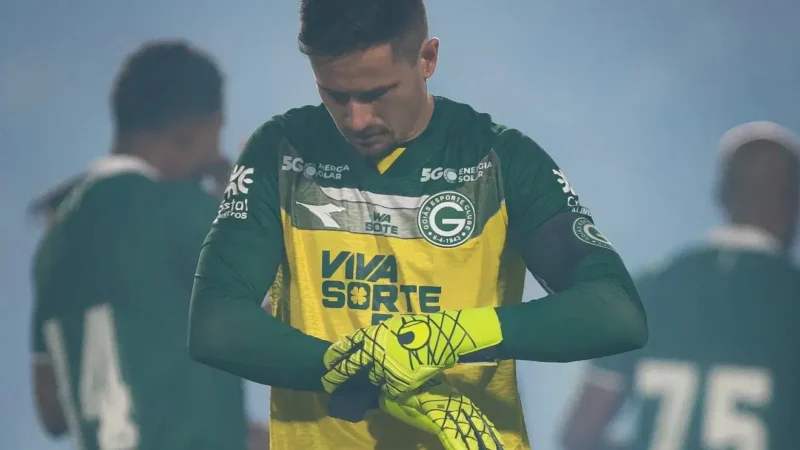 “Incomoda muito”, admite Tadeu sobre sequência sem triunfos do Goiás diante do Vila Nova