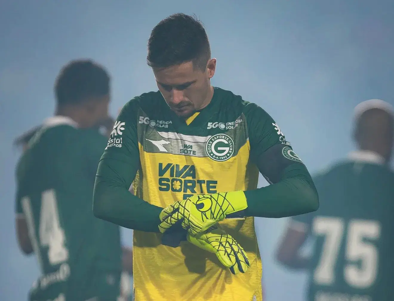 “Incomoda muito”, admite Tadeu sobre sequência sem triunfos do Goiás diante do Vila Nova