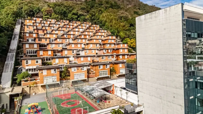 Inspirado em favelas, condomínio na zona sul do Rio tem imóveis milionários; fotos