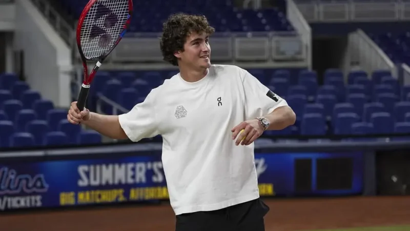 João Fonseca desiste de ATP de Adelaide e adia estreia na temporada mais uma vez