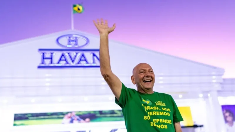 Luciano Hang vai pintar Viaduto Iris Rezende com Mabel