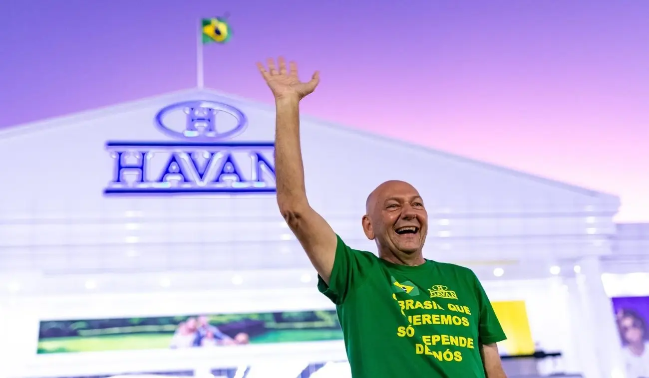 Luciano Hang vai pintar Viaduto Iris Rezende com Mabel