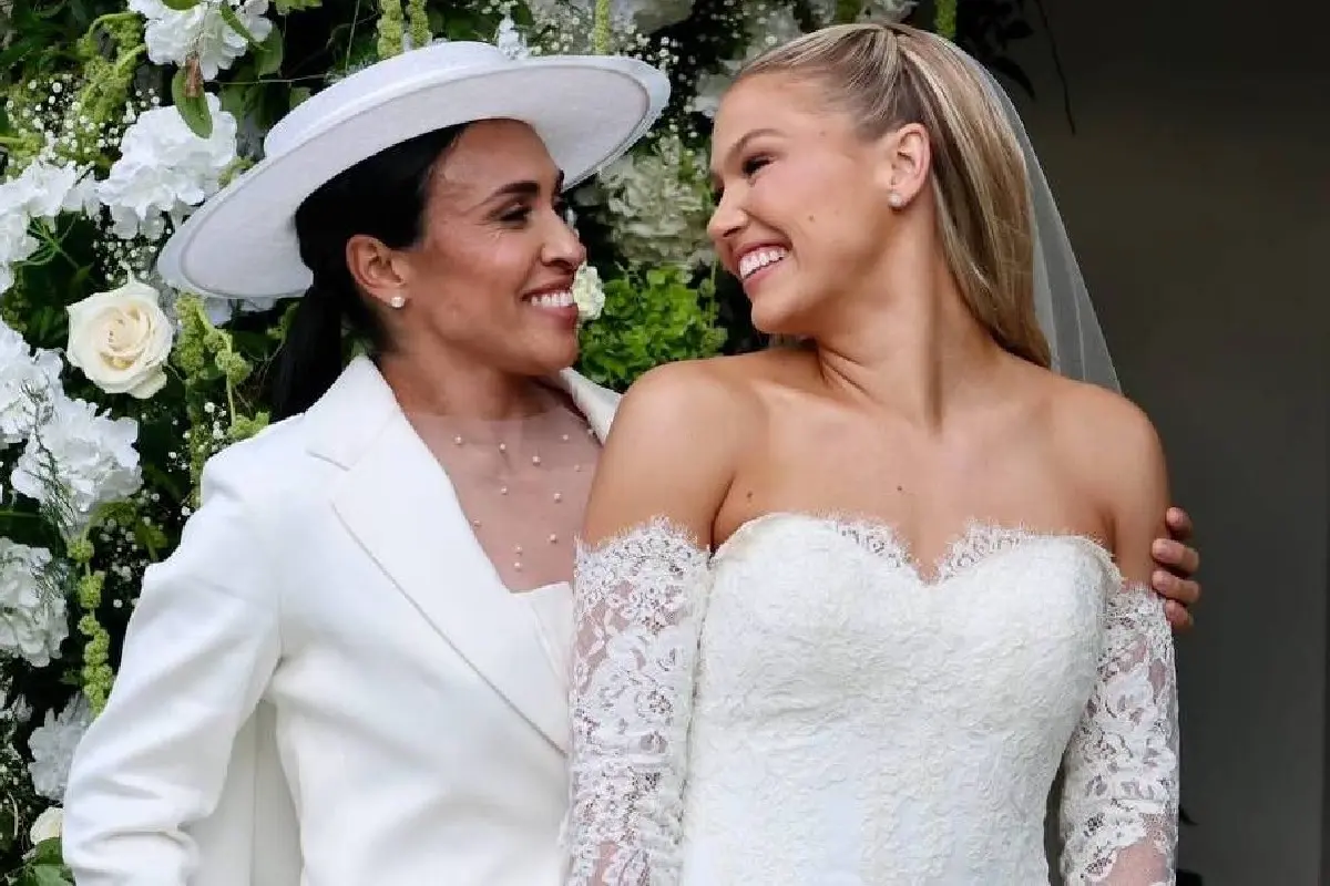 Marta oficializa união com Carrie Lawrence em cerimônia na Flórida