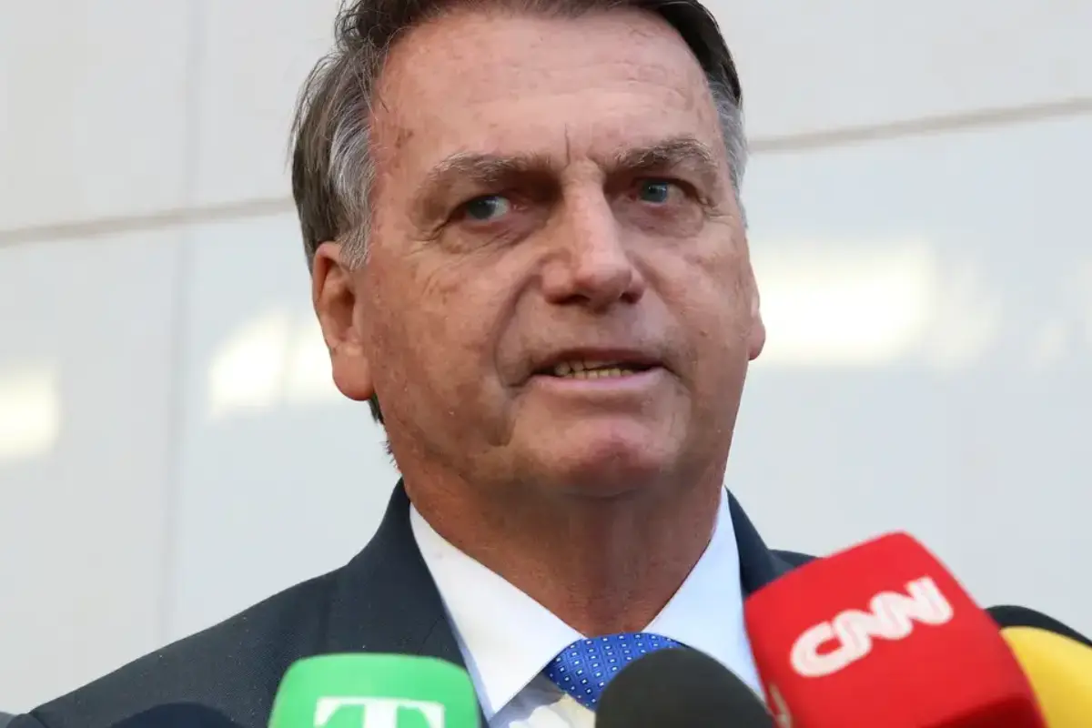 Moraes determina transferência de Bolsonaro para Papudinha
