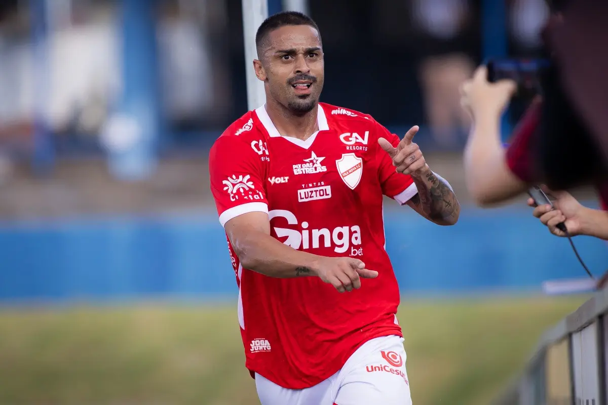 No Jonas Duarte, Vila Nova derrota Anápolis e mantém 100% de aproveitamento no Goianão