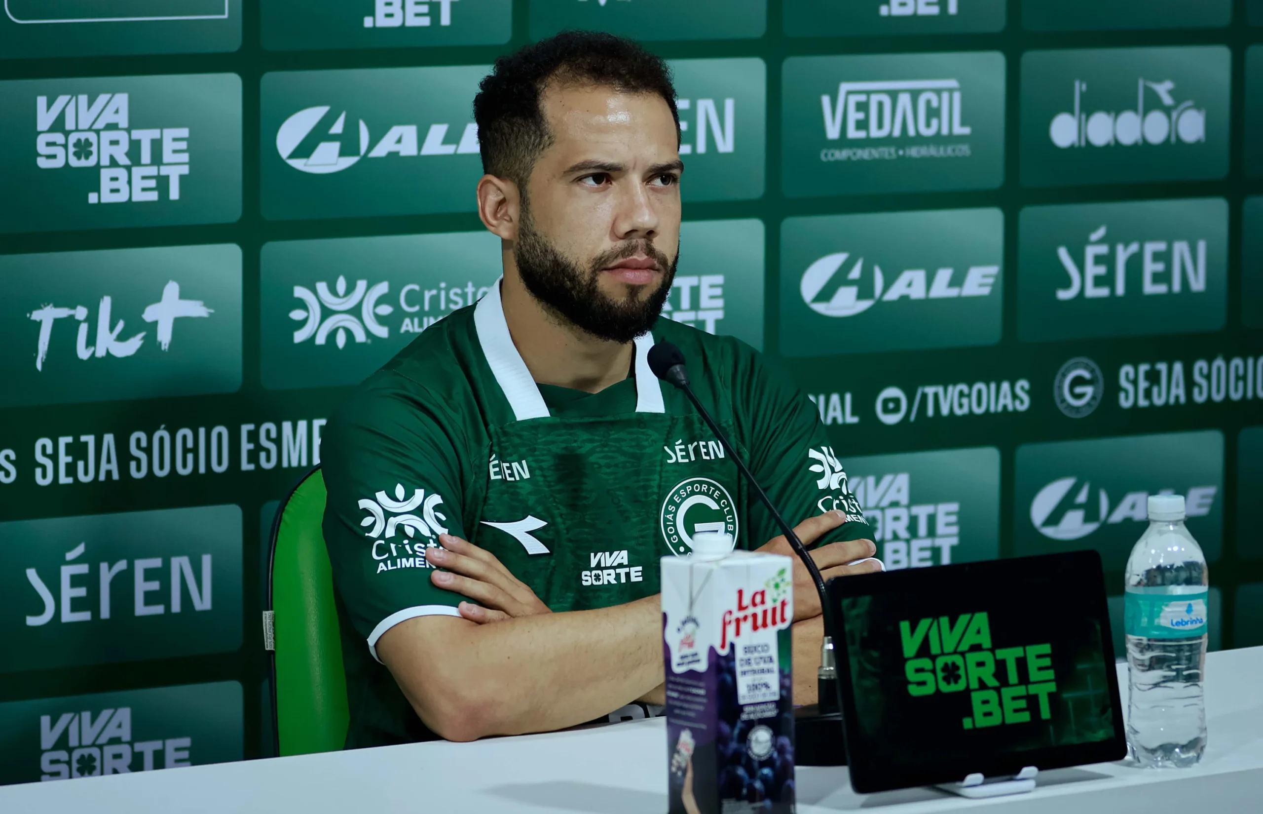 Novo reforço, Rodrigo Soares ressalta cobrança e ambição no Goiás