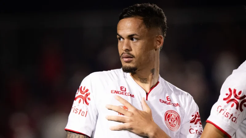 Peça-chave da Anapolina, Matheus Chaves valoriza campanha do time no Goianão