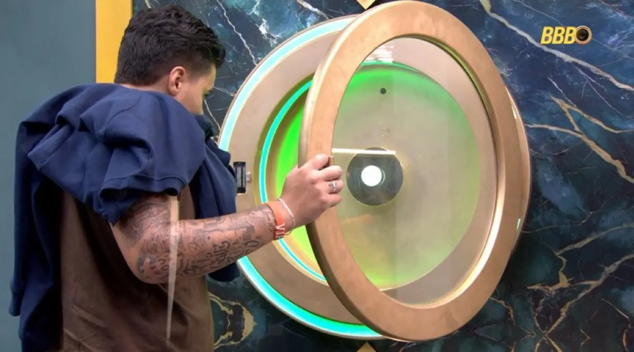 Pedro desiste do BBB ao ser acusado de assédio