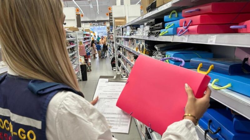 Procon Goiás aponta variação de até 812% no material escolar