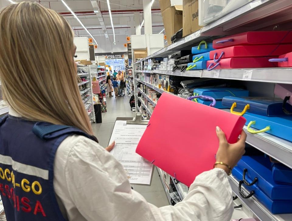 Procon Goiás aponta variação de até 812% no material escolar