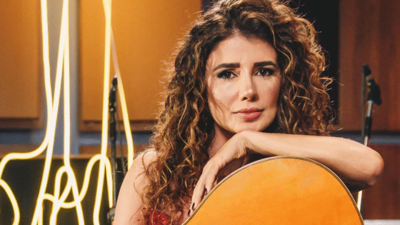 ‘Quero seguir como atriz’, diz Paula Fernandes sobre novela