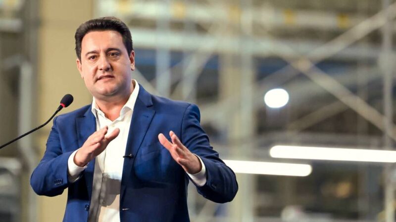 Com direita ‘órfã’, jantar com Ratinho Jr vira ‘sessão de terapia coletiva’