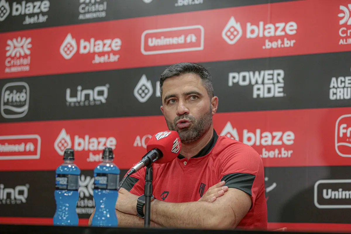 Rafael Lacerda valoriza vitória do Atlético e mira briga pela ponta do Goianão