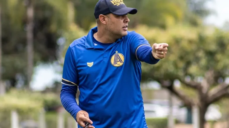 Renan Brito deixa o comando da Aparecidense após três jogos no Goianão