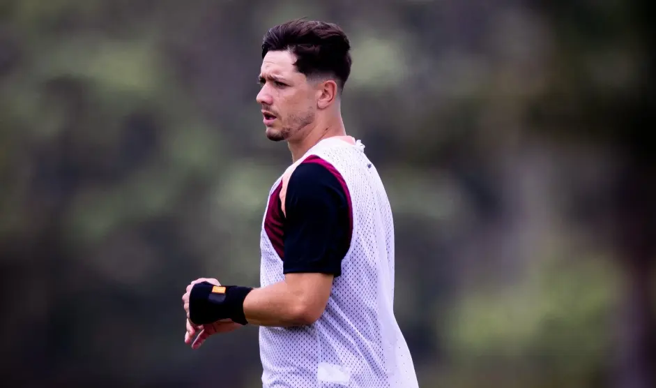 Rodrigo Garro passa por cirurgia em osso do punho esquerdo