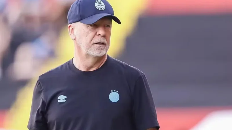 Seleção do Peru acerta contratação de Mano Menezes com foco na Copa de 2030