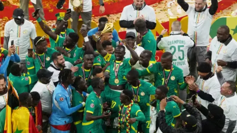 Senegal abandona partida, volta e conquista a Copa Africana das Nações