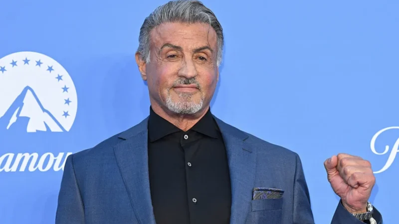 Sylvester Stallone conclui autobiografia escrita à mão