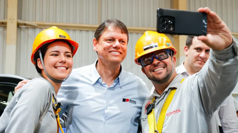 Tarcísio diz que recusaria pedido de Bolsonaro para ser candidato a presidente