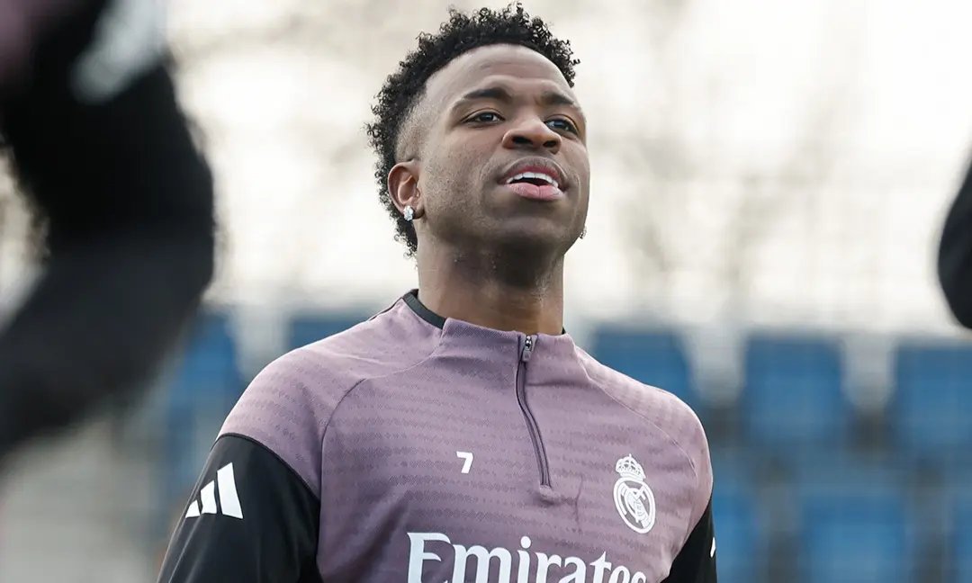 Técnico do Real Madrid, Arbeloa torce por renovação de Vinicius Junior: ‘Espero que continue’