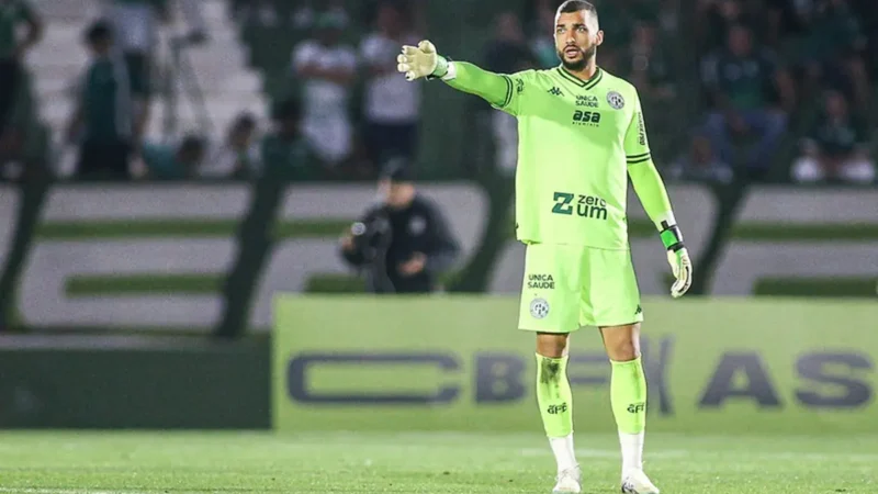 Vila Nova acerta contratação de goleiro vindo do Guarani