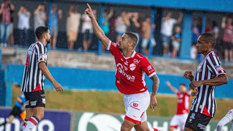 Vila Nova mantém 100% e clássico termina empatado no Accioly; confira os resultados da 3ª rodada do Goianão