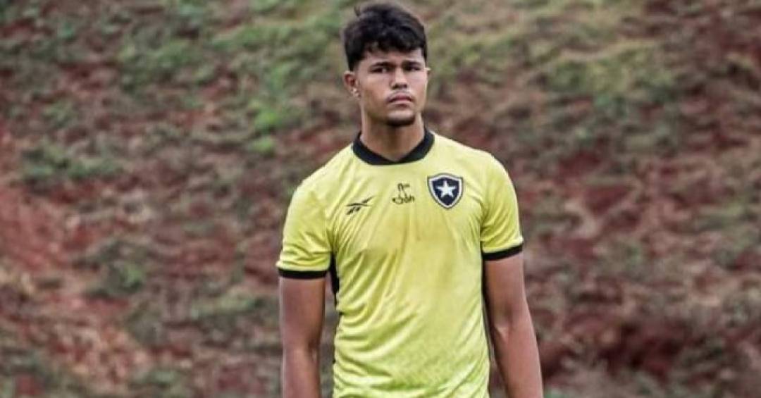 Filho do goleiro Bruno desabafa sobre pai e faz acusações