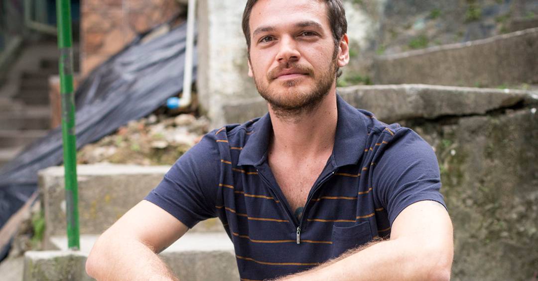 Emilio Dantas diz ter sido vítima de golpe na internet