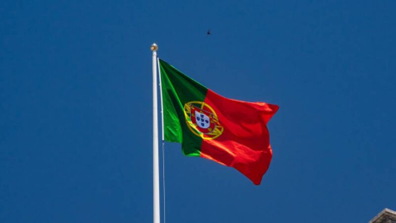 Socialista e ultradireitista disputam segundo turno da eleição presidencial de Portugal