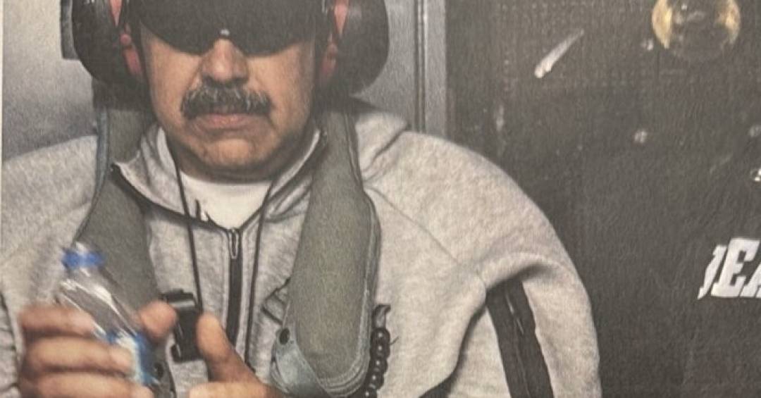 Avião com ditador venezuelano Nicolás Maduro chega aos Estados Unidos