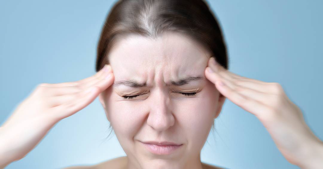 Enxaqueca e verão: por que o calor aumenta as crises e como se proteger