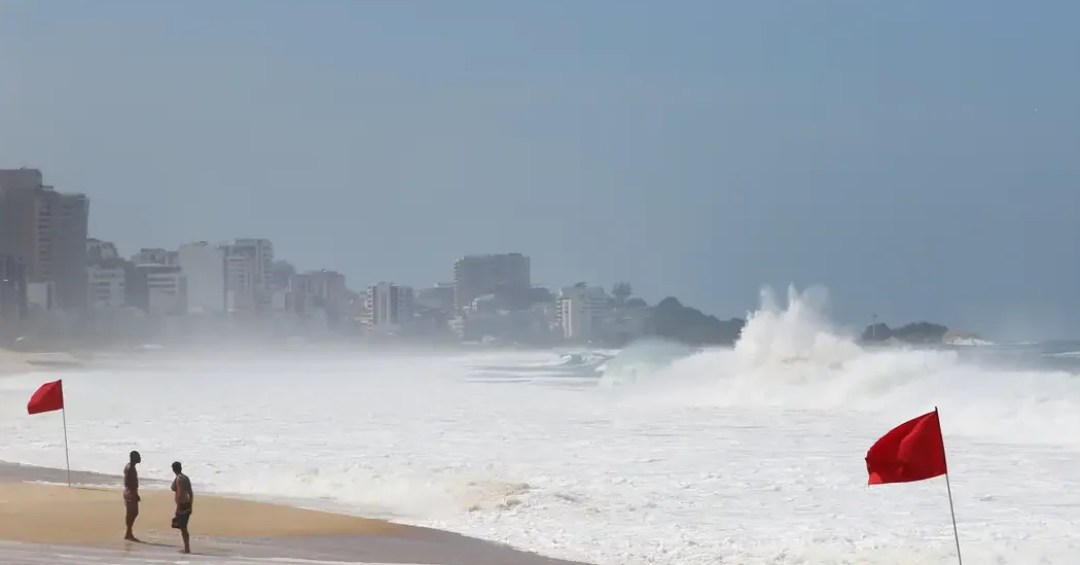 Rio tem novo alerta de ressaca neste fim de semana