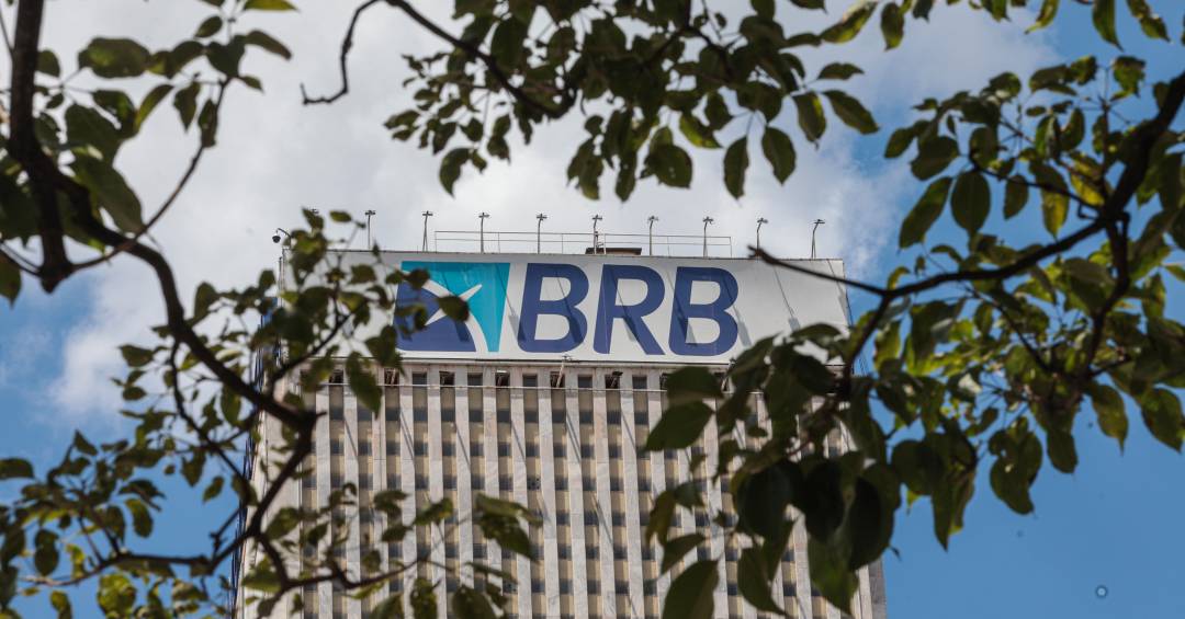 Justiça bloqueia ações do BRB detidas por investigados no caso Master